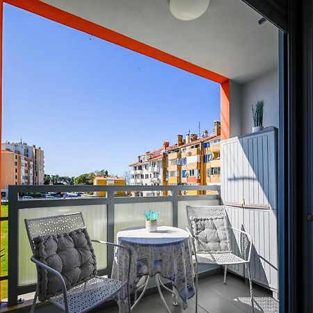 Apartment Emma ロヴィニ エクステリア 写真