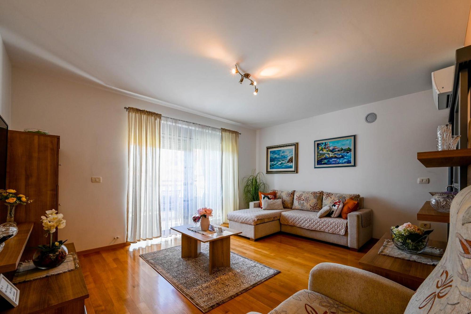 Apartment Emma ロヴィニ エクステリア 写真