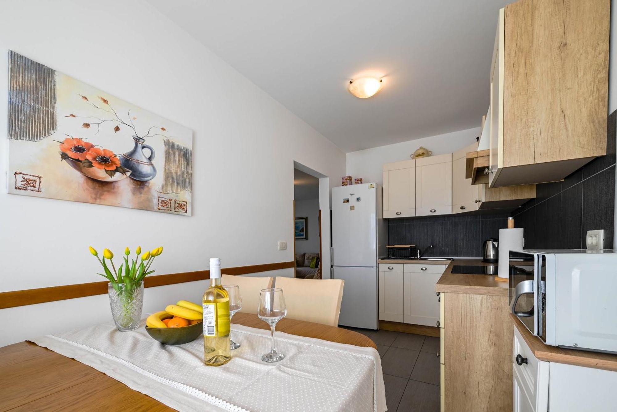Apartment Emma ロヴィニ エクステリア 写真
