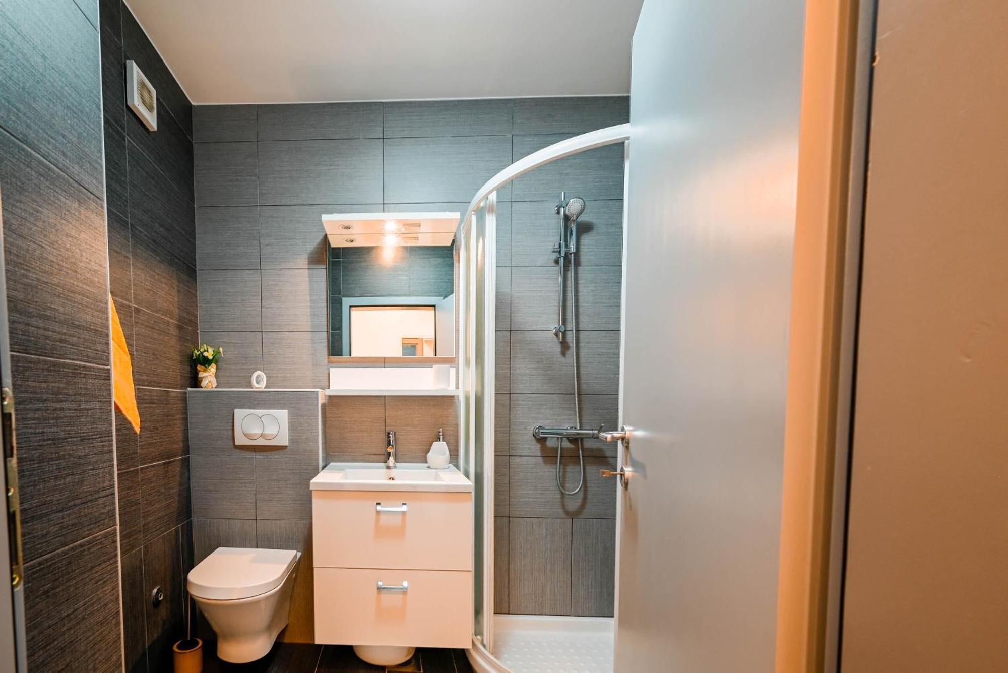 Apartment Emma ロヴィニ エクステリア 写真