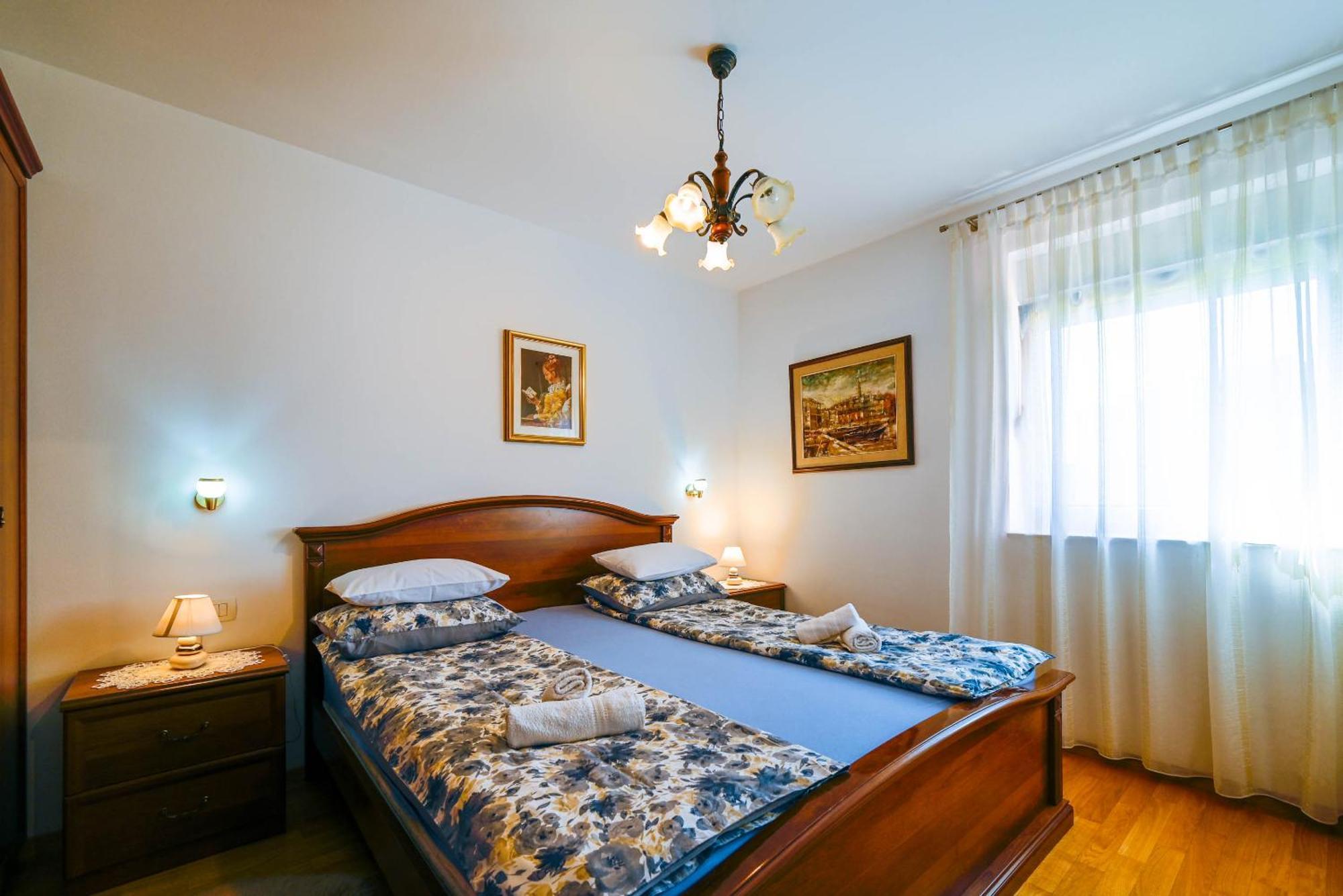Apartment Emma ロヴィニ エクステリア 写真